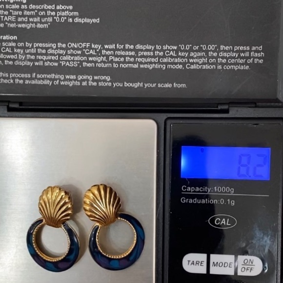 Vintage 80’s MYSTIQUE Shell Swirl Enamel Goldtone Doorknocker Post Earrings - Picture 7 of 10